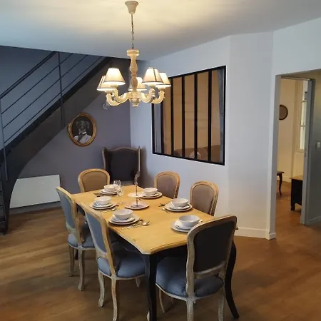 Spacieux Duplex En Plein Centre-ville De アパート *