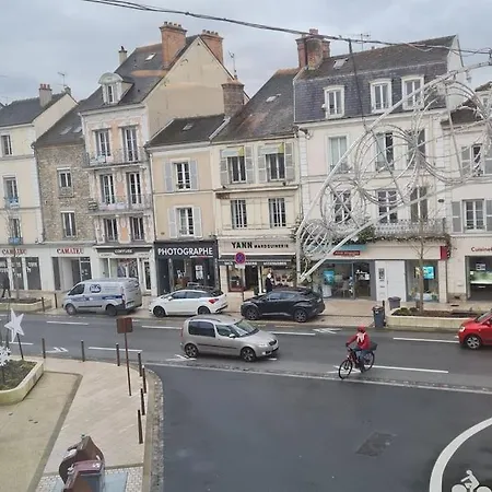 アパート Spacieux Duplex En Plein Centre-ville De フォンテーヌブロー